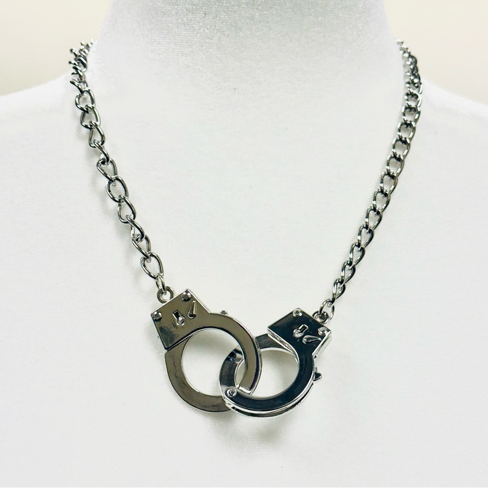 Silver stainless steel handcuff choker necklace